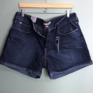 Denizen Levi’s denim shorts stretch dark wash